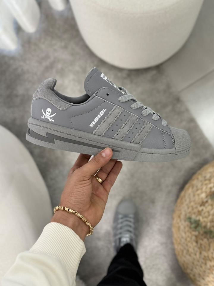Gris