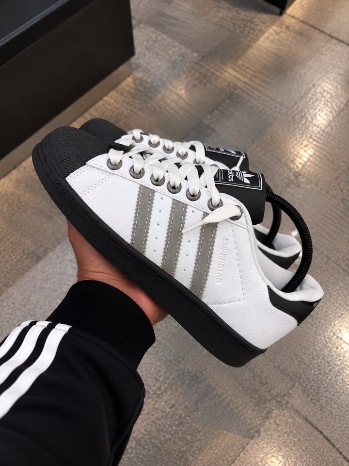 Blanco · Gris · Suela negra