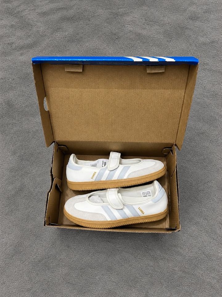 Blanco · Azul claro