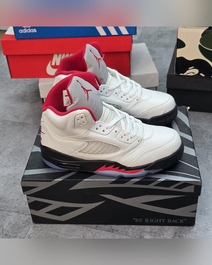 Air Jordan 5 — foto 1